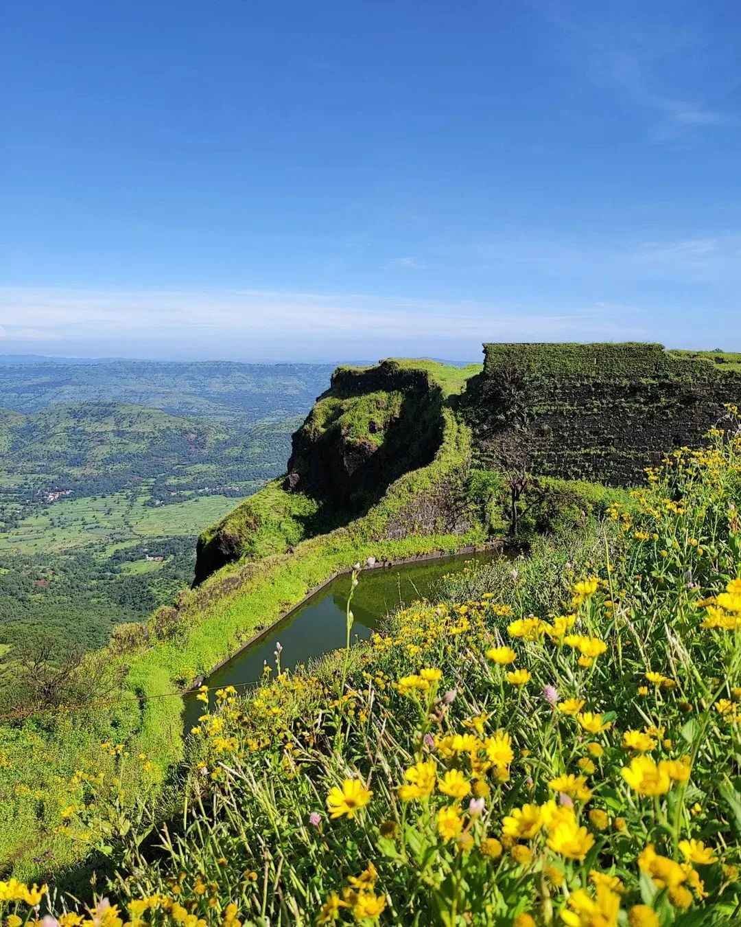 महरषटर म बदल क ऊपर बन रजगढ फरट घमन क जनकर Rajgad