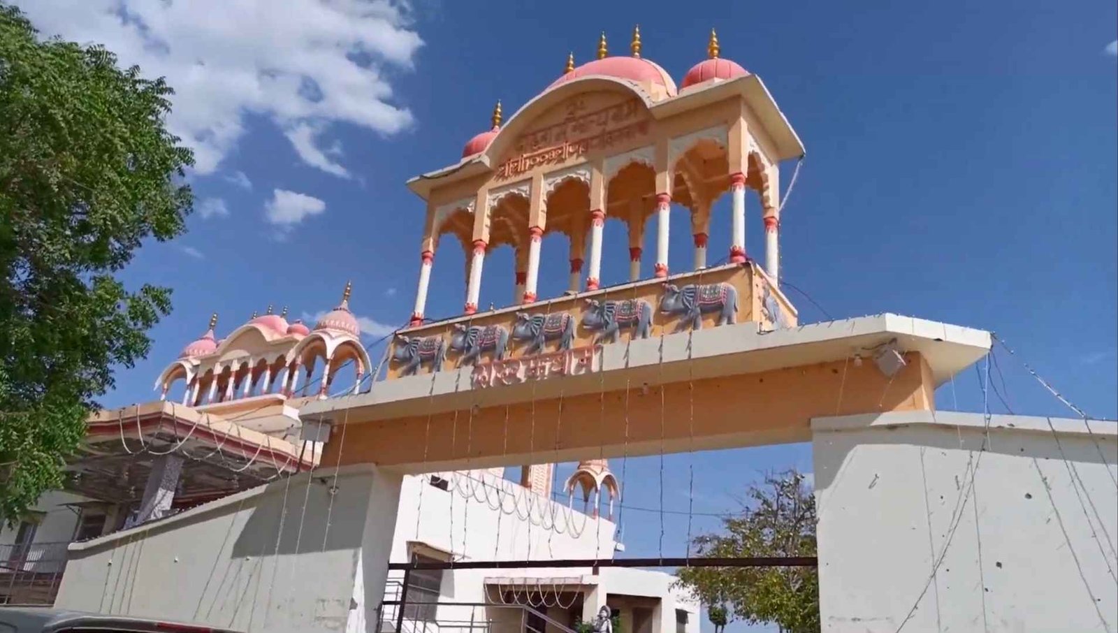 Jagjivan Baba Dadar Dham Jairampura