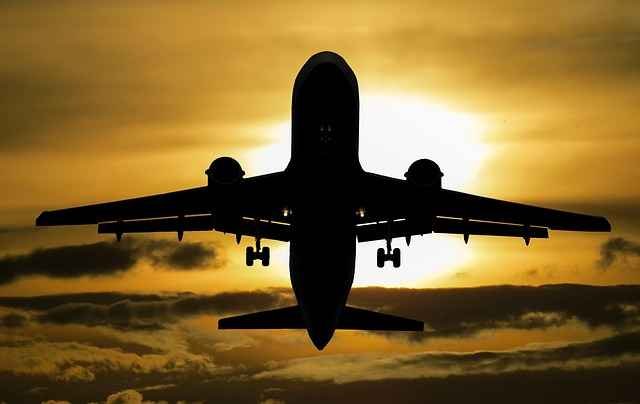 पहली बार फ्लाइट में सफर करने जा रहे हैं तो इन बातों का जरूर ध्यान रखें: First Time Flight Journey Tips In Hindi In India 3 First Time Flight Journey Tips In Hindi In India