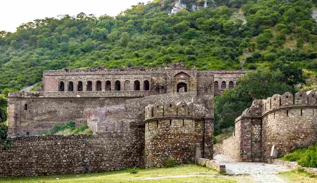 History of Bhangarh Fort Alwar In Hindi