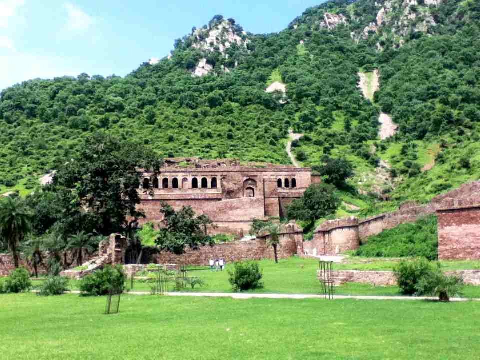 History of Bhangarh Fort Alwar In Hindi