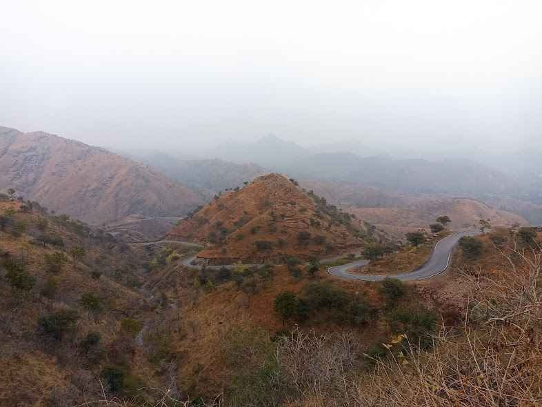 उदयपुर का प्रसिद्ध हिल स्टेशन रायता हिल्स उदयपुर: Beautiful Raita Hills in Udaipur Rajasthan in Hindi Raita Hills in Udaipur Photos
