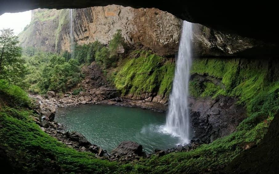 Top 10 Famous Waterfalls In Maharashtra In Hindi