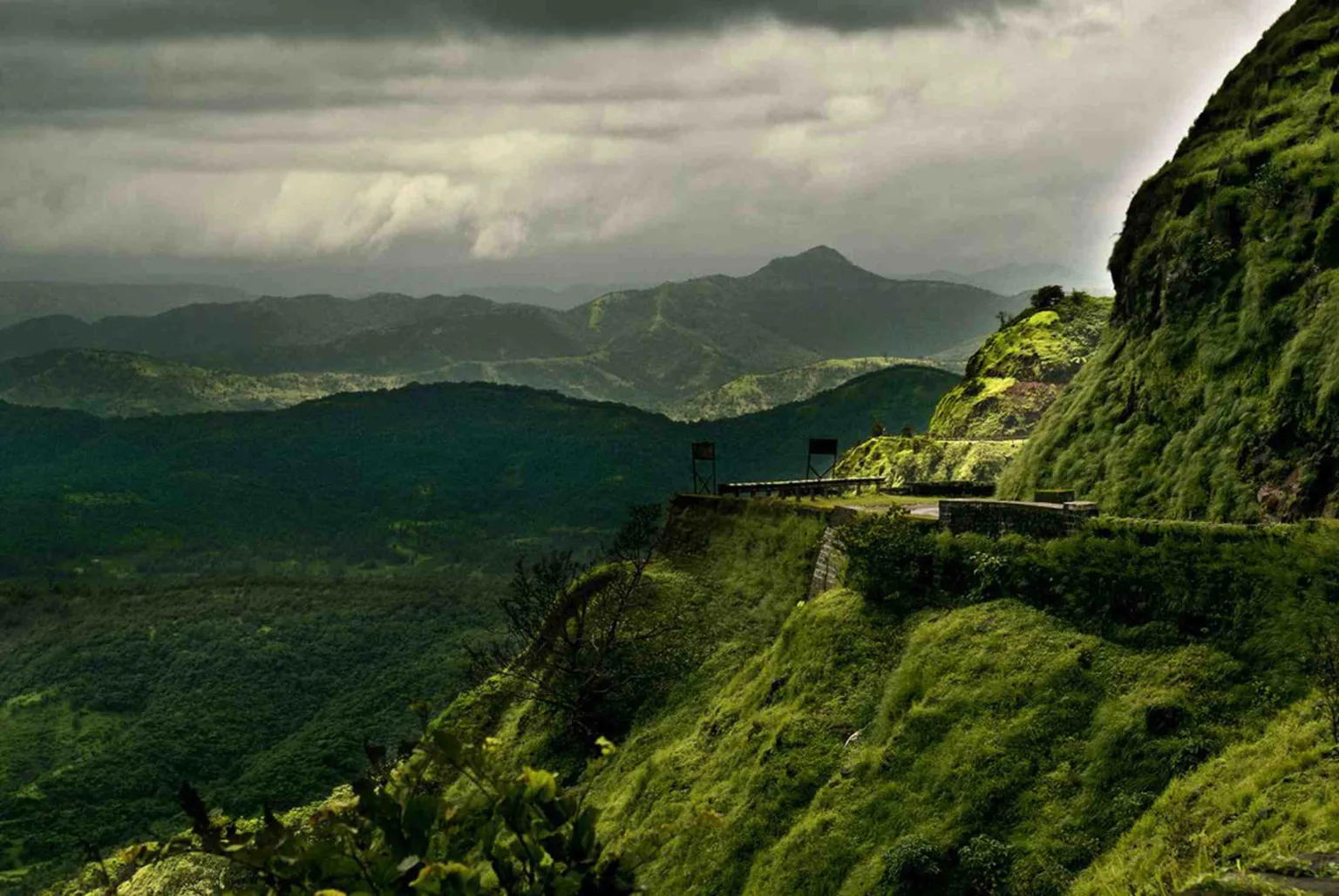 Top 10 Tourist Places To Visit In Lonavala In Hindi