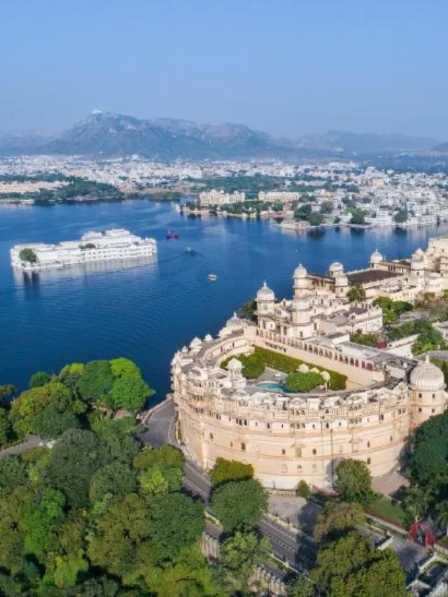 Most Famous Places To Visit In Udaipur In Hindi