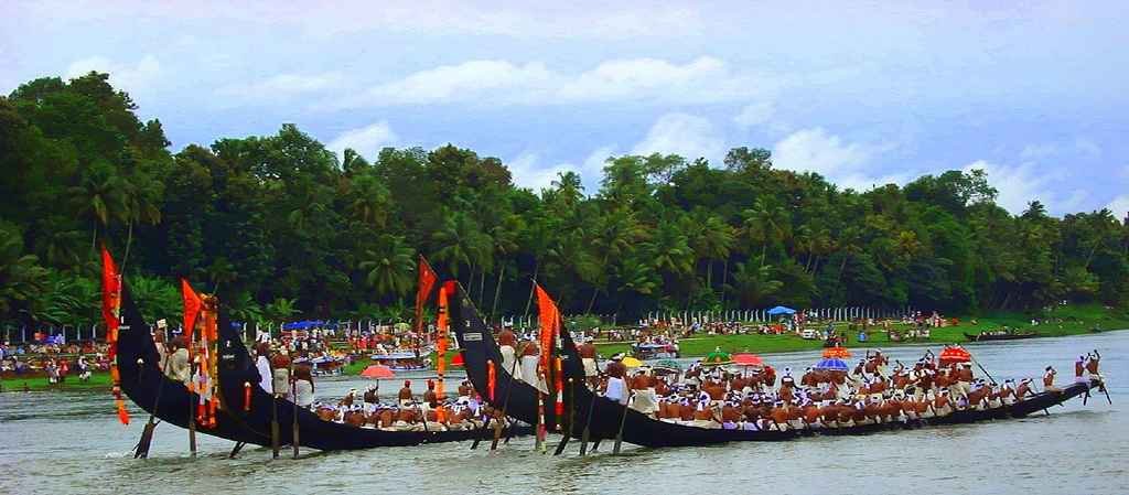 केरल की खूबसूरत और शांत जगह अल्लेप्पी घूमने की जानकारी: Alleppey Best Tourist Places To Visit In Hindi 7 Alleppey Nehru Trophy Snake Boat Race In Hindi