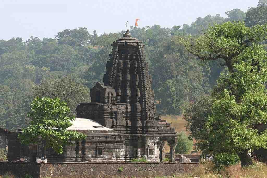 Amruteshwar Temple in Hindi