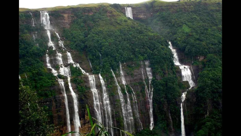 Nohsngithiang Waterfalls Cherrapunji Info In Hindi