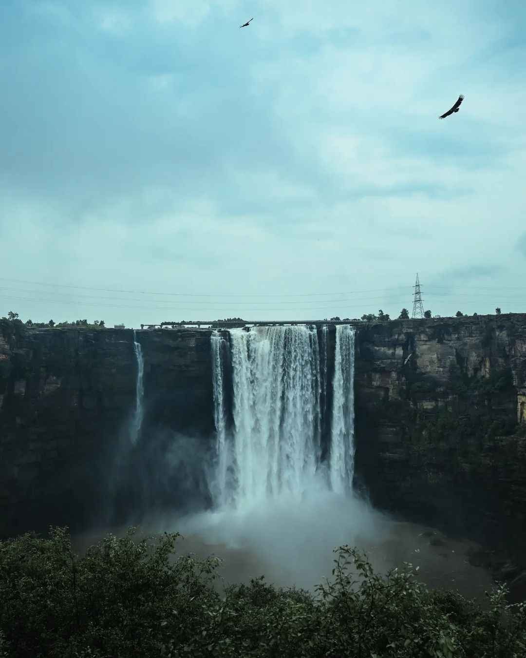 Chachai Waterfall Rewa photos