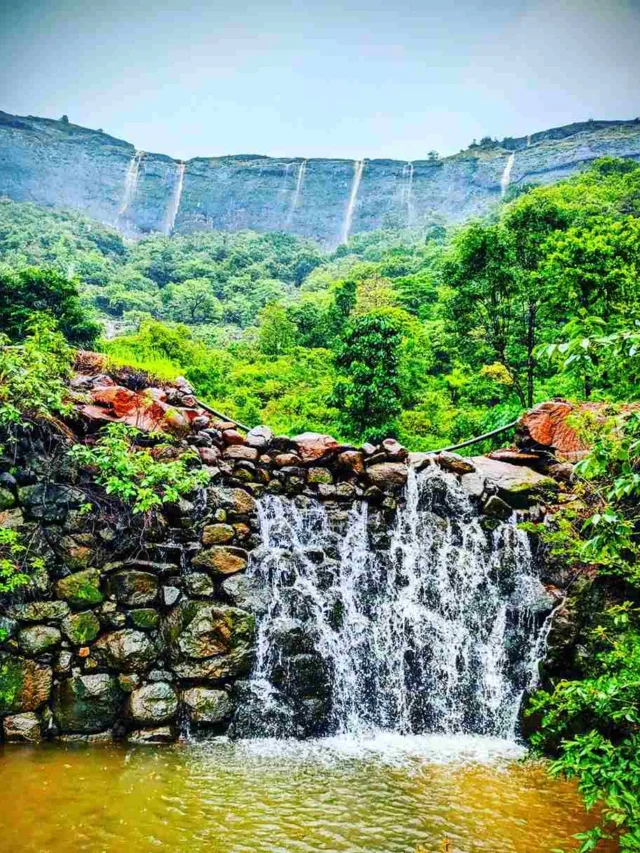 Best Travel Web Stories Randha Waterfall Bhandardara Maharashtra in Hindi (4)