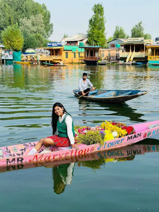 Best Travel Web Stories Top Tourist Places in Gulmarg In Hindi, Gulmarg Me Ghumne ki Jagah in Hindi, Gulmarg Pictures, Images and Stock Photos