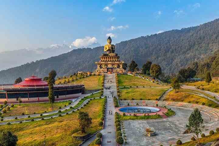 पहाड़ों पर घूमने का है मन तो सिक्किम घूमने के लिए एक बार जरूर जाये: Best Tourist Places To Visit In Sikkim In Hindi Pelling Sikkim in Hindi - पेलिंग, सिक्किम