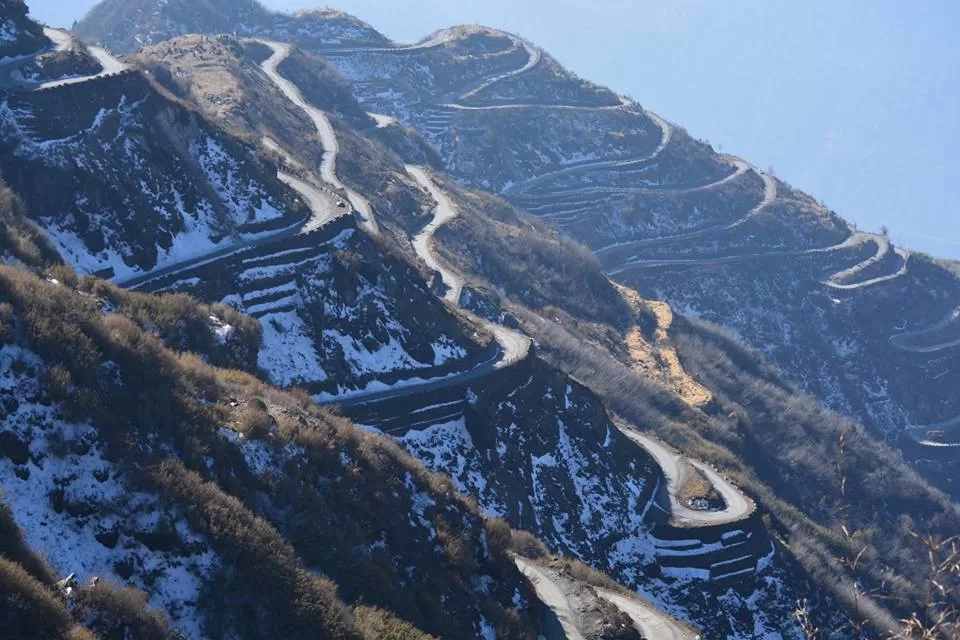 पहाड़ों पर घूमने का है मन तो सिक्किम घूमने के लिए एक बार जरूर जाये: Best Tourist Places To Visit In Sikkim In Hindi Zuluk Sikkim in Hindi - जूलुक