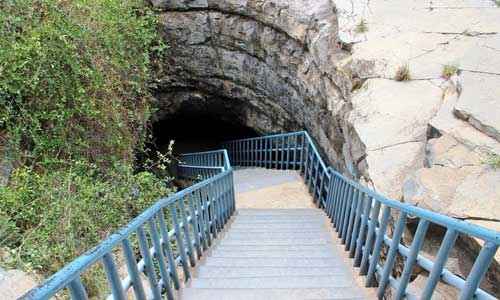 गुना गुफाएं जो है बेहद खूबसूरत और खतरनाक, जाने से कतराते हैं लोग: Guna Caves Kodaikanal Travel Info In Hindi Guna Caves Kodaikanal Travel Info In Hindi, Guna Caves Tamil Nadu Travel Info In Hindi, About Guna Caves (Devil's Kitchen) Kodaikanal, Guna Caves aka Devil's Kitchen, Shocking Revelation of Guna Caves or Devils Kitchen, Guna Caves Kodaikanal Photos, How many people died in Guna Cave, Guna Caves Ghumne Ki Jankari, interesting facts about the Guna Caves in Kodaikanal, guna caves history, Guna Caves Entry Fee, Guna Caves Timing, Best Time To visit Guna Caves Kodaikanal In Hindi, The Mystery Of Guna Caves, Information About Guna Caves,