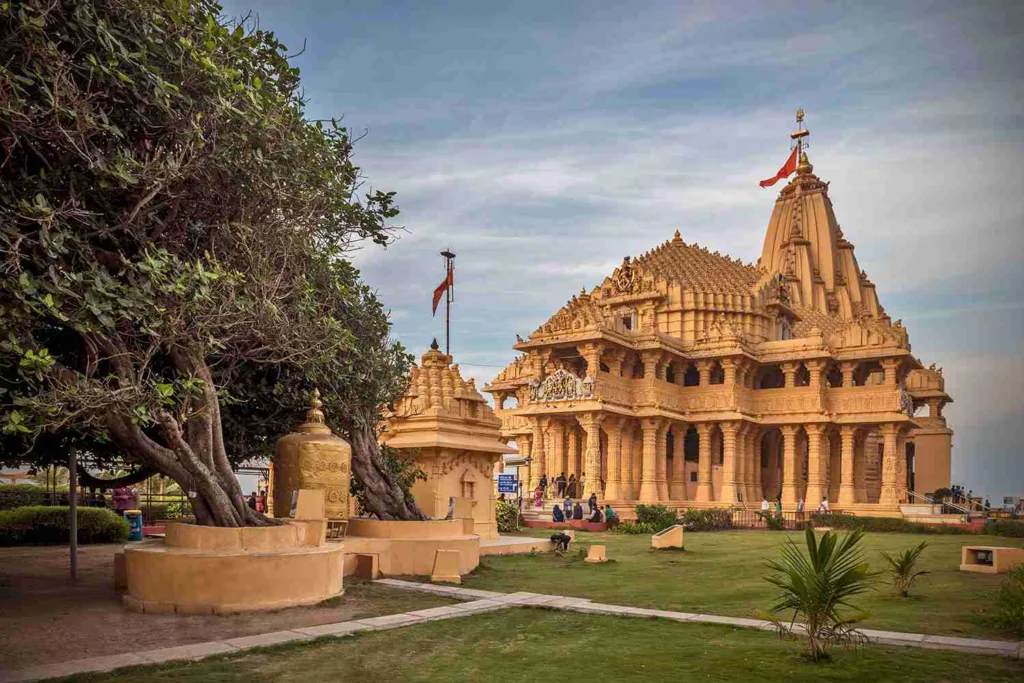 Somnath Temple Budget In Hindi, Somnath Temple Tour Plan In Hindi, Somnath Jyotirlinga Budget In Hindi, Best place to visit in Somnath Gujarat in Hindi, Top 18 Places To Visit In Somnath in Hindi, Best Places To Visit In Somnath, Places To Visit Near Somnath Temple, Shree Somnath Jyotirling Temple, History of the Somnath Temple in Hindi, Architecture of the Shree Somnath Jyotirling Temple in Hindi, Significance of the Somnath Temple in Hindi, Somnath Temple HD images, Somnath temple God images, Somnath temple images free download, Somnath Temple photos night, Somnath Mahadev photo Today, Somnath photos HD,