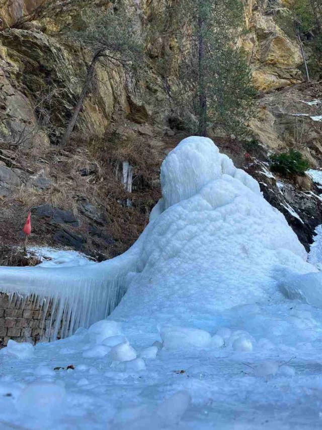 Best Travel Web Stories Anjani Mahadev Mandir Photos And Images, Anjani Mahadev Mandir Himachal Ghumne Ki Jankari, ANJANI MAHADEV TEMPLE MANALI, Anjani Mahadev Mandir Manali Timings, Anjani Mahadev Temple Trek, History of Anjani Mahadev Temple, how to reach anjani mahadev, anjani mahadev location, anjani mahadev mandir photos, anjani mahadev waterfall,