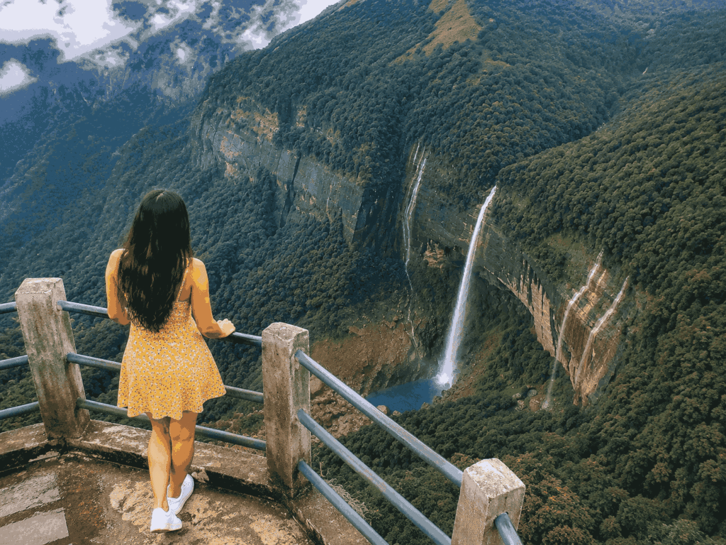 Cherrapunji Travel Guide In Hindi 2026: घूमने की पूरी जानकारी Nohkalikai Falls